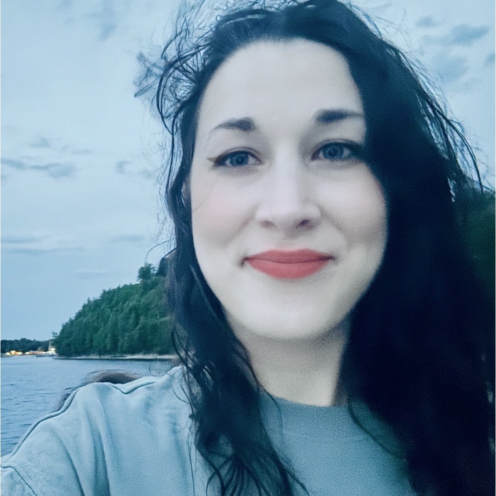 Meet your Posher, Emma